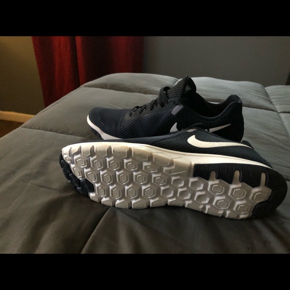 Nwot Nike’s - Picture 2 of 2